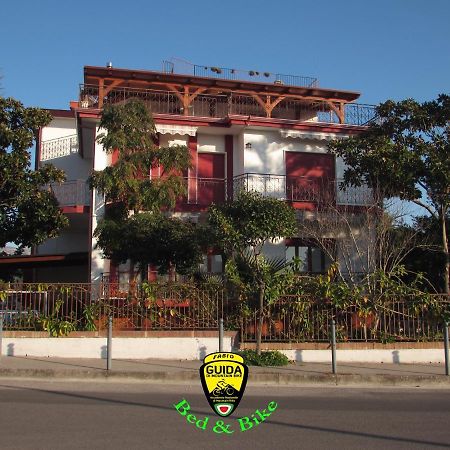 Villa Claudianna Bed & Bike Paestum Luaran gambar